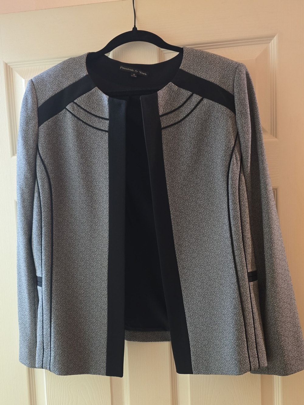 Preston & York Gray and Black Open-Front Blazer [Size 16]